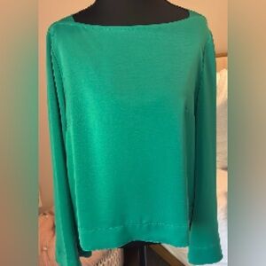 Green Women's Sweater - Classic Crewneck